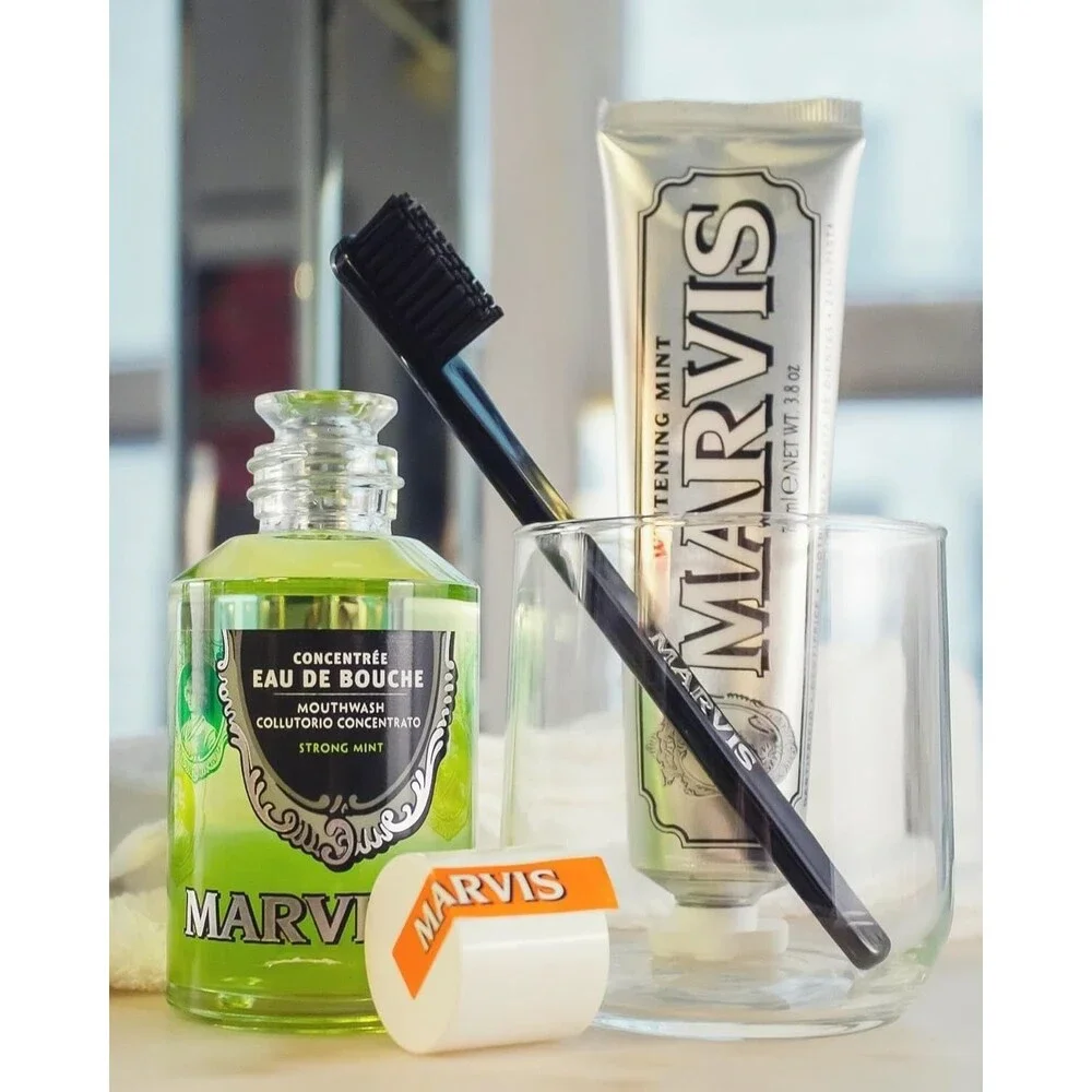Marvis Whitening Mint Toothpaste Whitens Teeth Removes Plaque White 3.8 oz